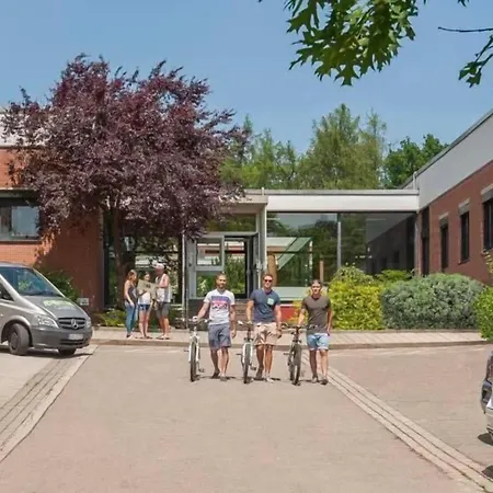 Adventure Campus 2* Тройхтлинген